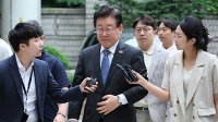 '선거법 위반' 이재명 한 달 만 재판 출석…묵묵부답