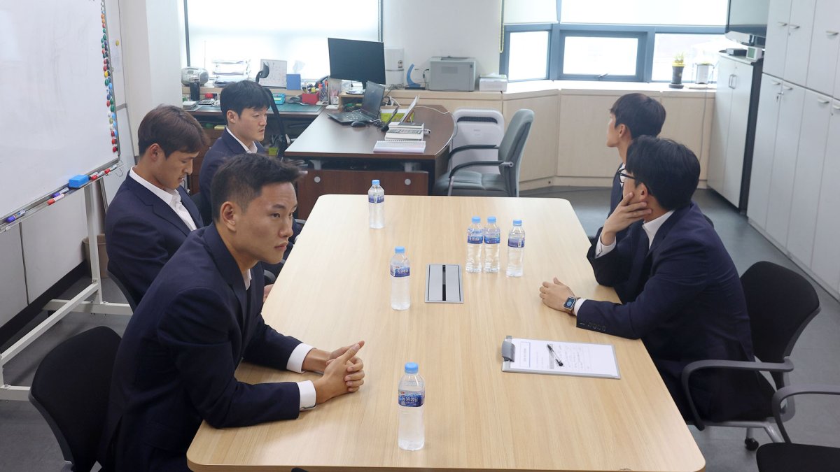 '인종차별' 울산 선수들 1경기 출전정지…솜방망이 징계?
