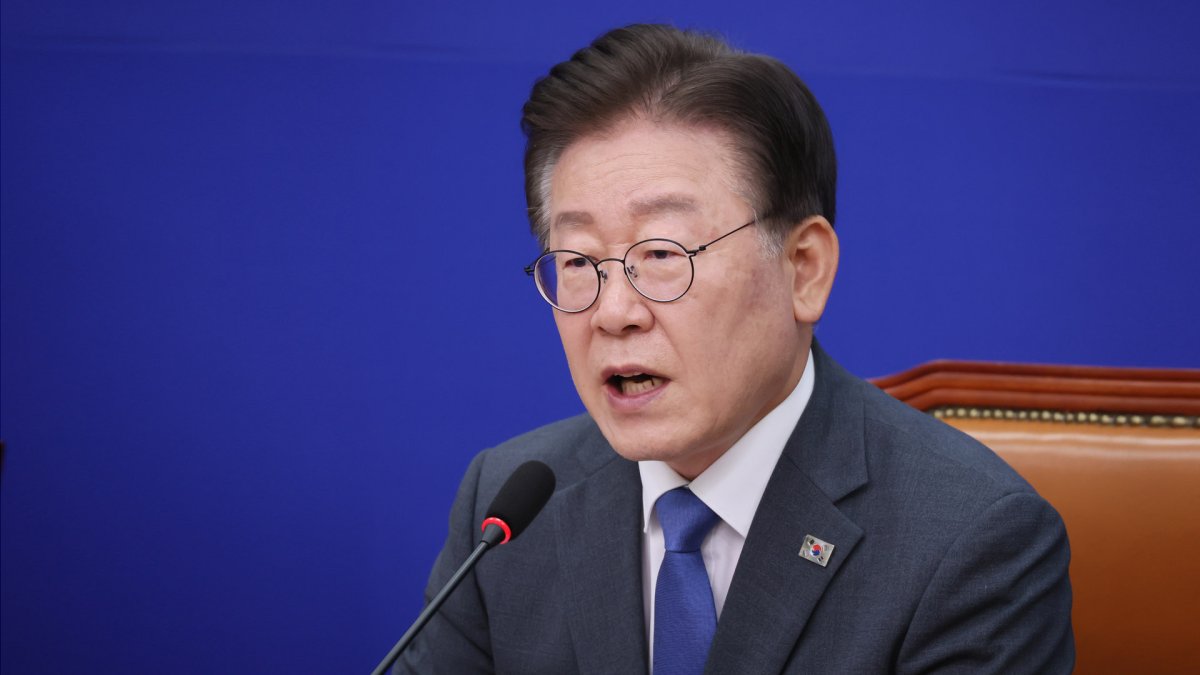 El líder de la principal oposición dice que realizará una huelga de hambre indefinida contra la Administración Yoon
