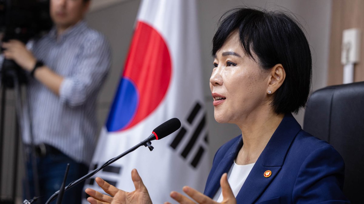 [단독] 경찰, 전현희 소환조사…'추미애 아들 유권해석 개입' 의혹