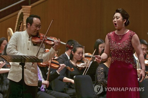 S. Korean violinist, N. Korean soprano perform together in Shanghai