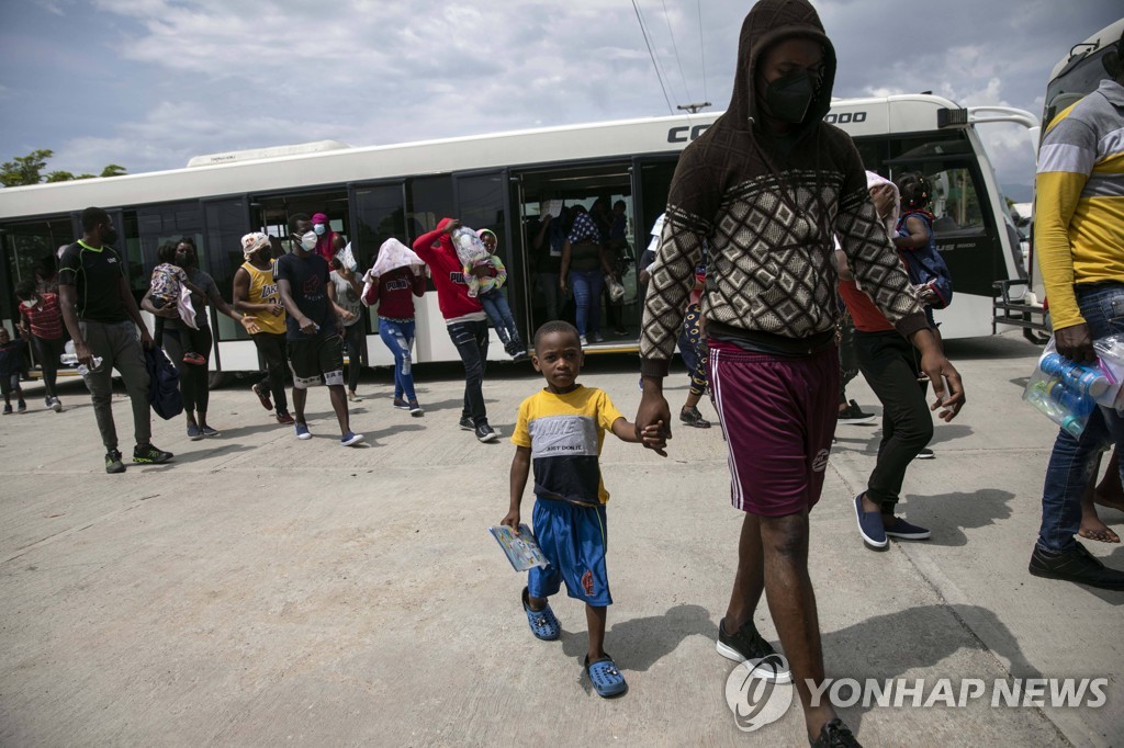 아이티로 추방된 이민자들
