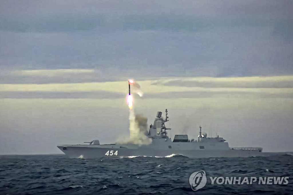 러시아 함선에서 발사되는 미사일