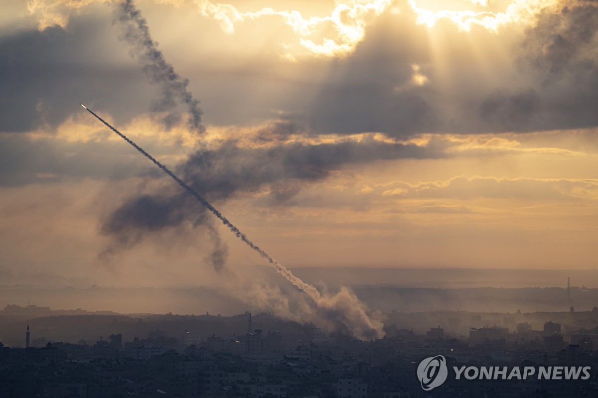 Israel Responds to Rocket Attack from Gaza Strip with Artillery Fire