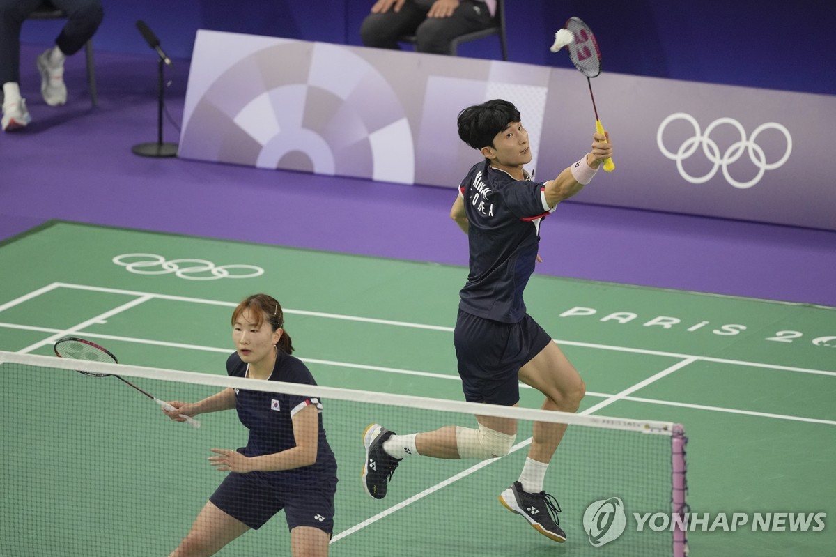 (Olympics) S. Korea secures at least silver in badminton mixed doubles