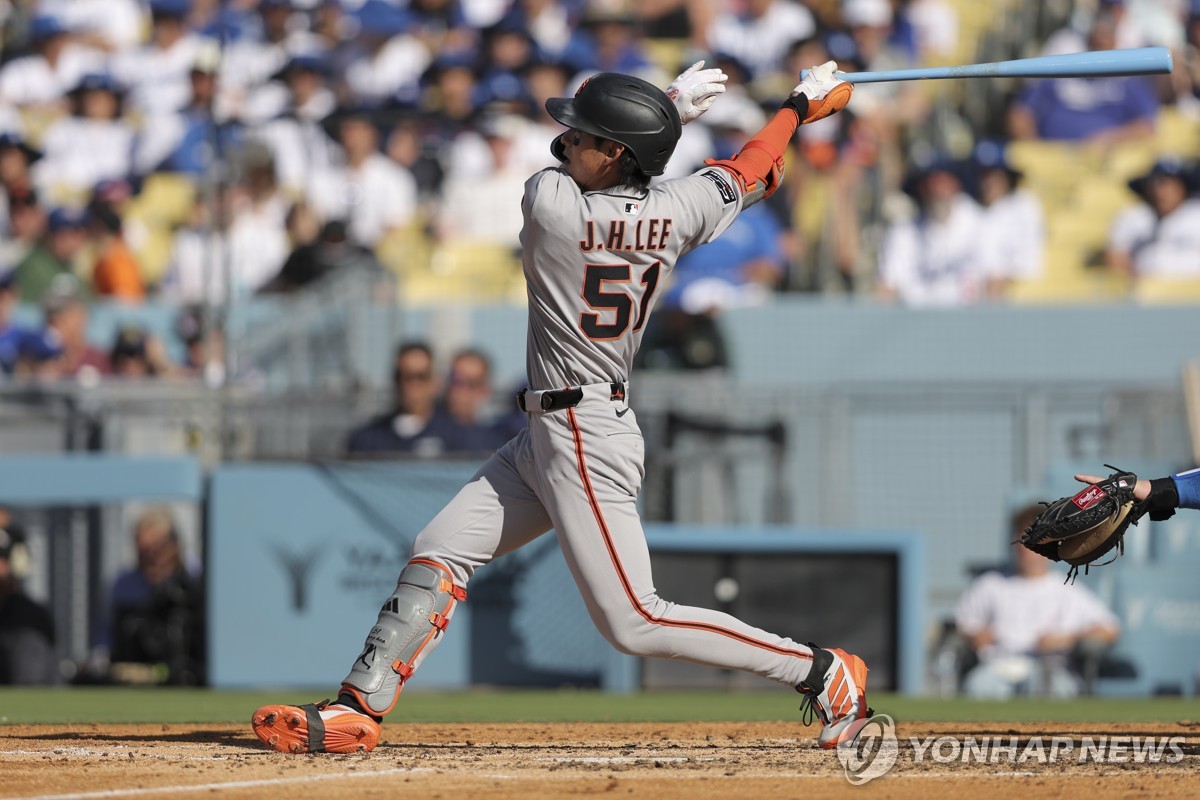 MLB 샌프란시스코 이정후, 2타점 3루타 작렬…팀은 역전패