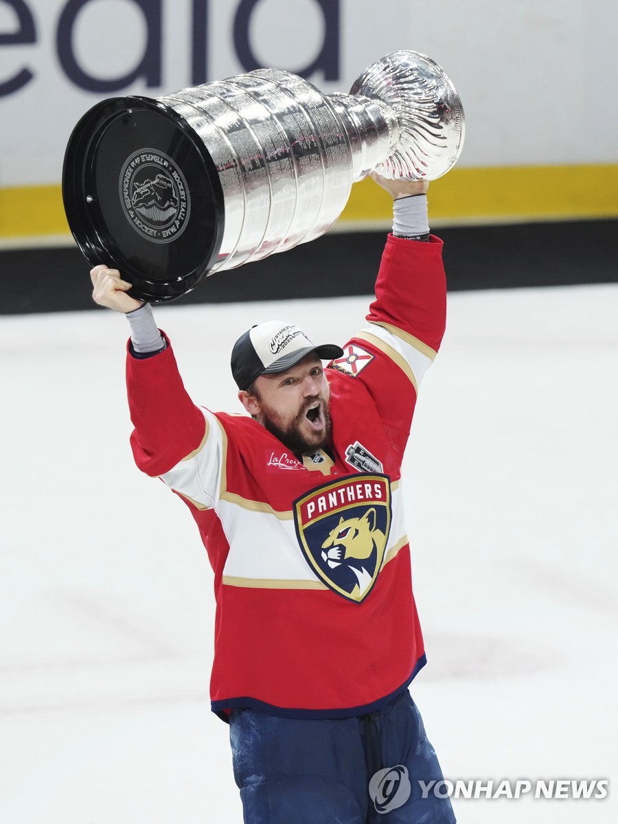 NHL 플로리다, 에드먼턴 제압하고 2년 연속 스탠리컵 우승