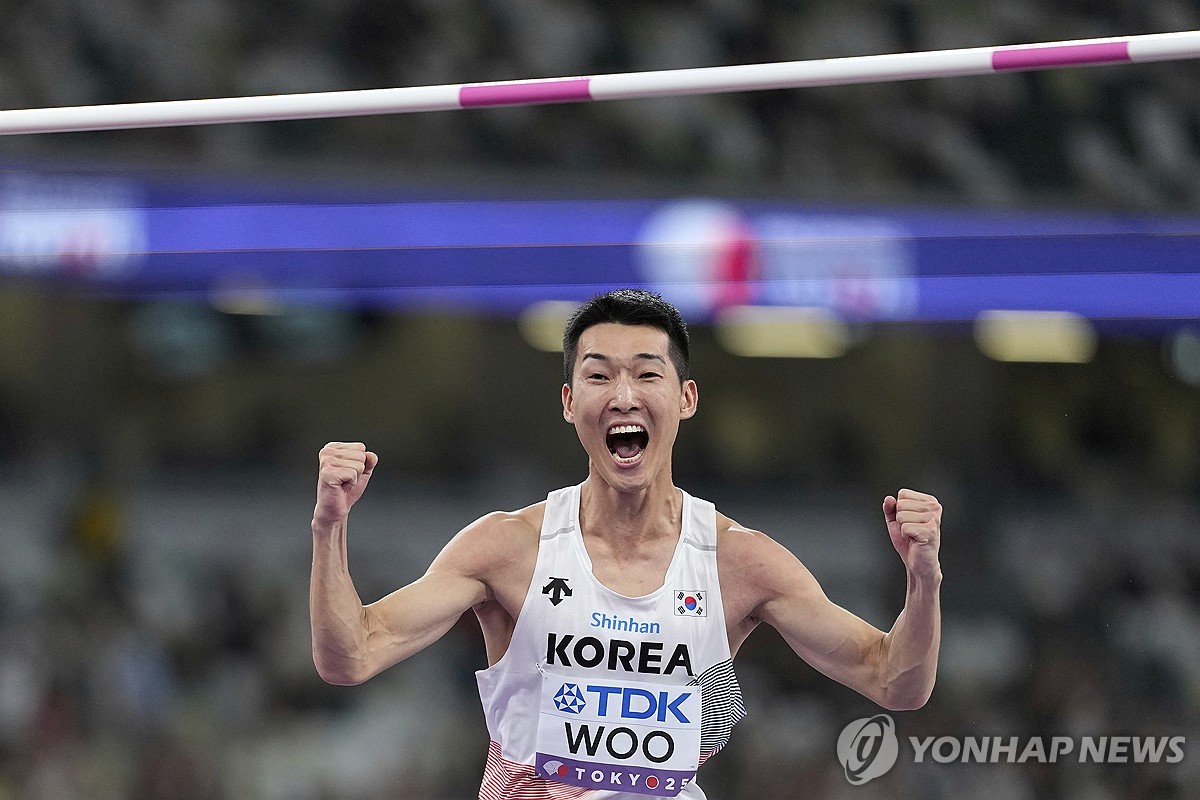 높이뛰기 우상혁, 두 번째 세계육상선수권 은메달 품고 귀국