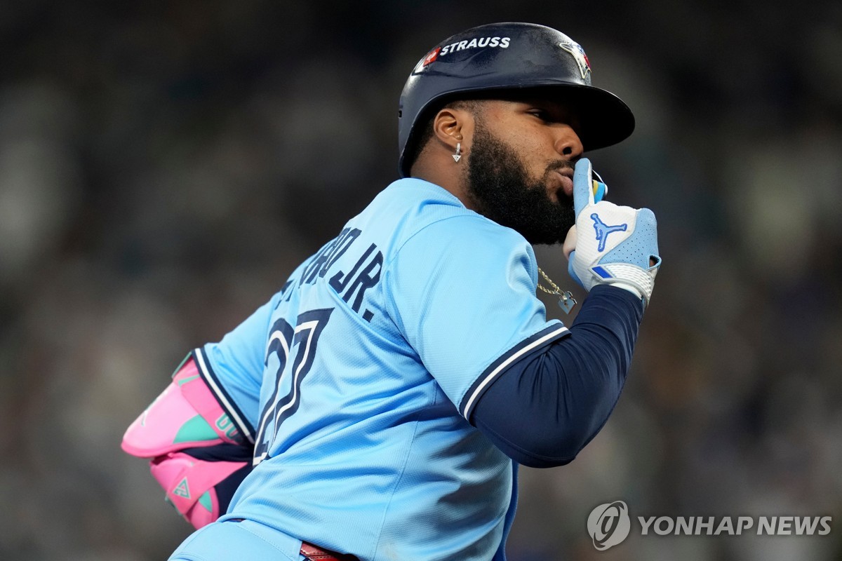 MLB 토론토 불방망이 또 터졌다…시애틀과 ALCS 2패 뒤 2연승