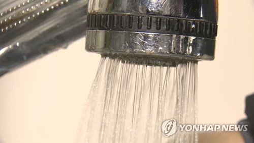 유충 수돗물 2년전엔 "음용자제", 지금은 "끓여먹어야"…이유는