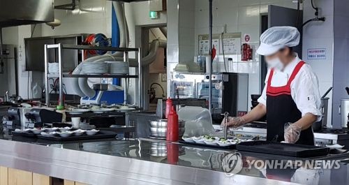 코로나로 작년 하반기 음식점 취업자 18만명 감소