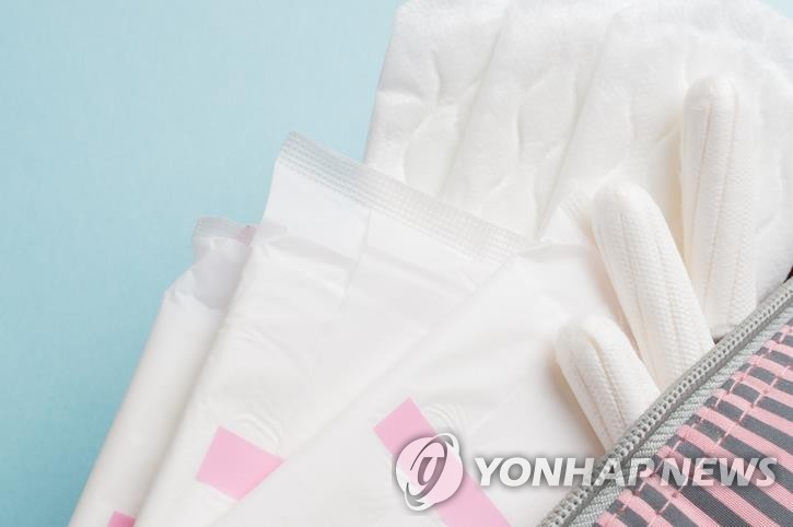 [샷!] "생리대 비싸 못살겠다"
