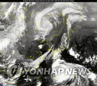 Typhoon Haishen approaches the Korean Peninsula in this image provided by the National Meteorological Satellite Center. (PHOTO NOT FOR SALE) (Yonhap)