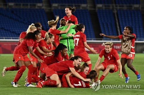 -올림픽- 캐나다, 여자축구서 사상 첫 금메달…승부차기서 스웨덴 제압