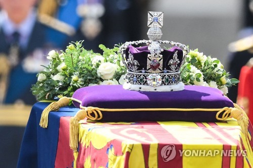 영국, 여왕 장례식에 북한 대표 초청…대사급 전망