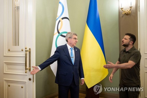 토마스 바흐 IOC 위원장과 젤렌스키 우크라이나 대통령 