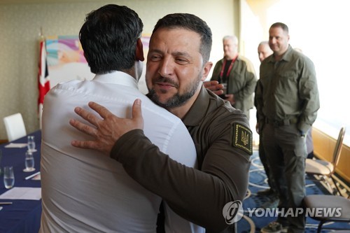 G7 참석차 일본 방문 젤렌스키 "오늘 평화가 더 가까워질 것"(종합)