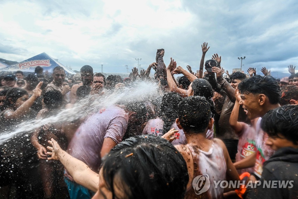 COLOMBIA-FESTIVAL-TOMATINA