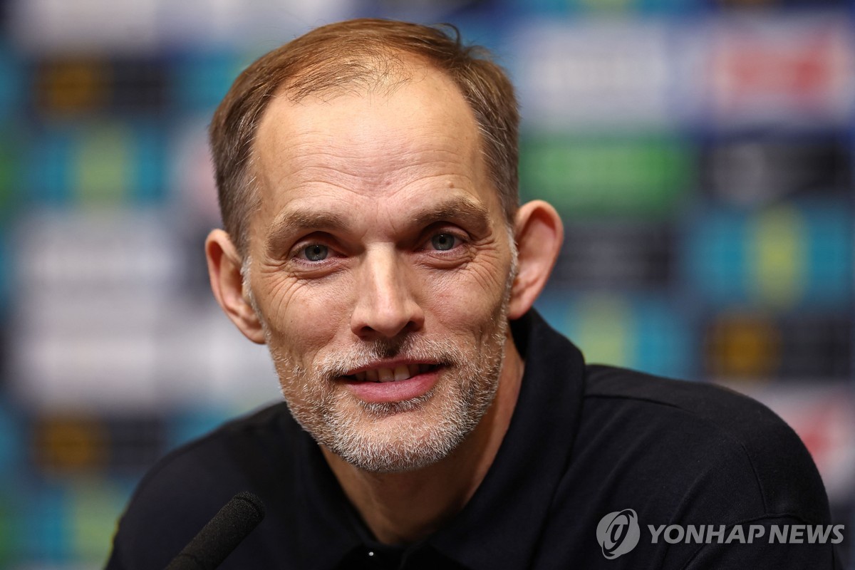 기자회견 하는 토마스 투헬 잉글랜드 축구대표팀 감독