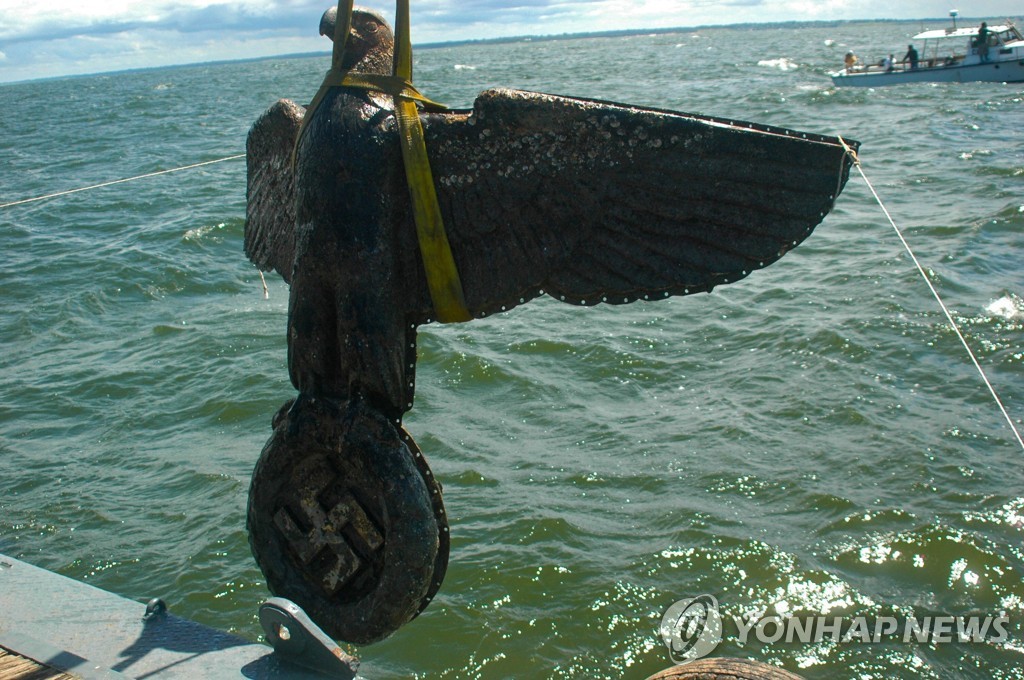 2006년 우루과이 앞바다서 인양된 나치 독수리상