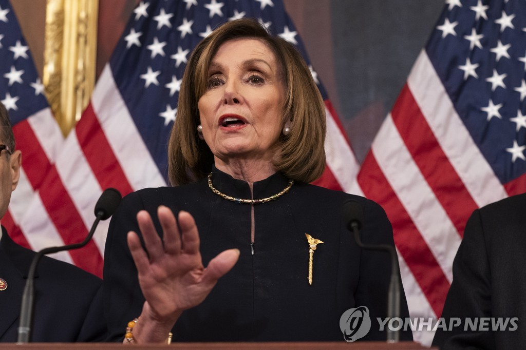 펠로시 의장, 트럼프 탄핵소추안 가결 직후 기자회견 [EPA=연합뉴스]