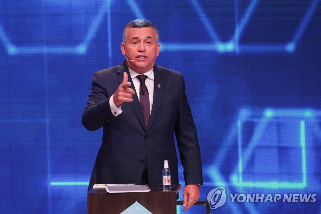 지난 2021년 대선 후보로 토론회에 참석했던 다니엘 우레스티