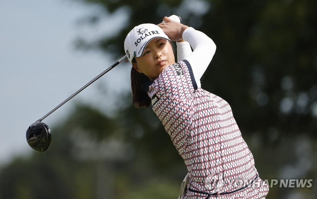 In this EPA photo, Ko Jin-young of South Korea hits her tee shot on the 10th hole during the third round of the KPMG Women's PGA Championship at Atlanta Athletic Club in Johns Creek, Georgia, on June 26, 2021. (Yonhap)