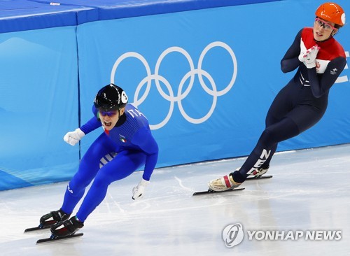 베이징 동계올림픽 500ｍ 우승 뒤 포효하는 폰타나