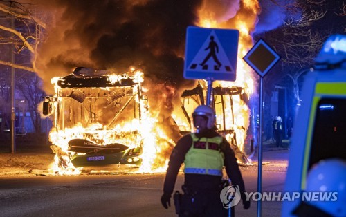 작년 4월 이슬람 경전 모독에 불붙은 스웨덴 폭력시위