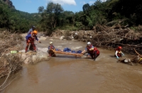 남아공 홍수로 강에서 세례식하던 신도 9명 사망…8명 실종