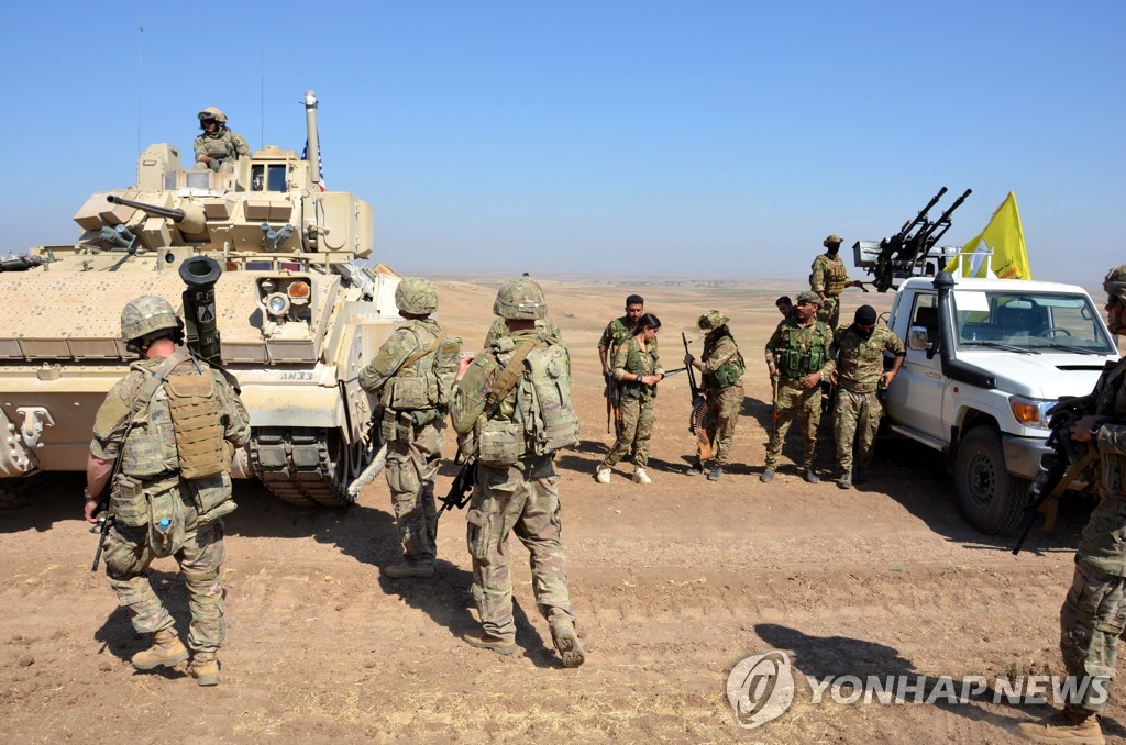 시리아서 합동훈련하는 미군과 시리아민주군(기사와 직접관련 없음)
