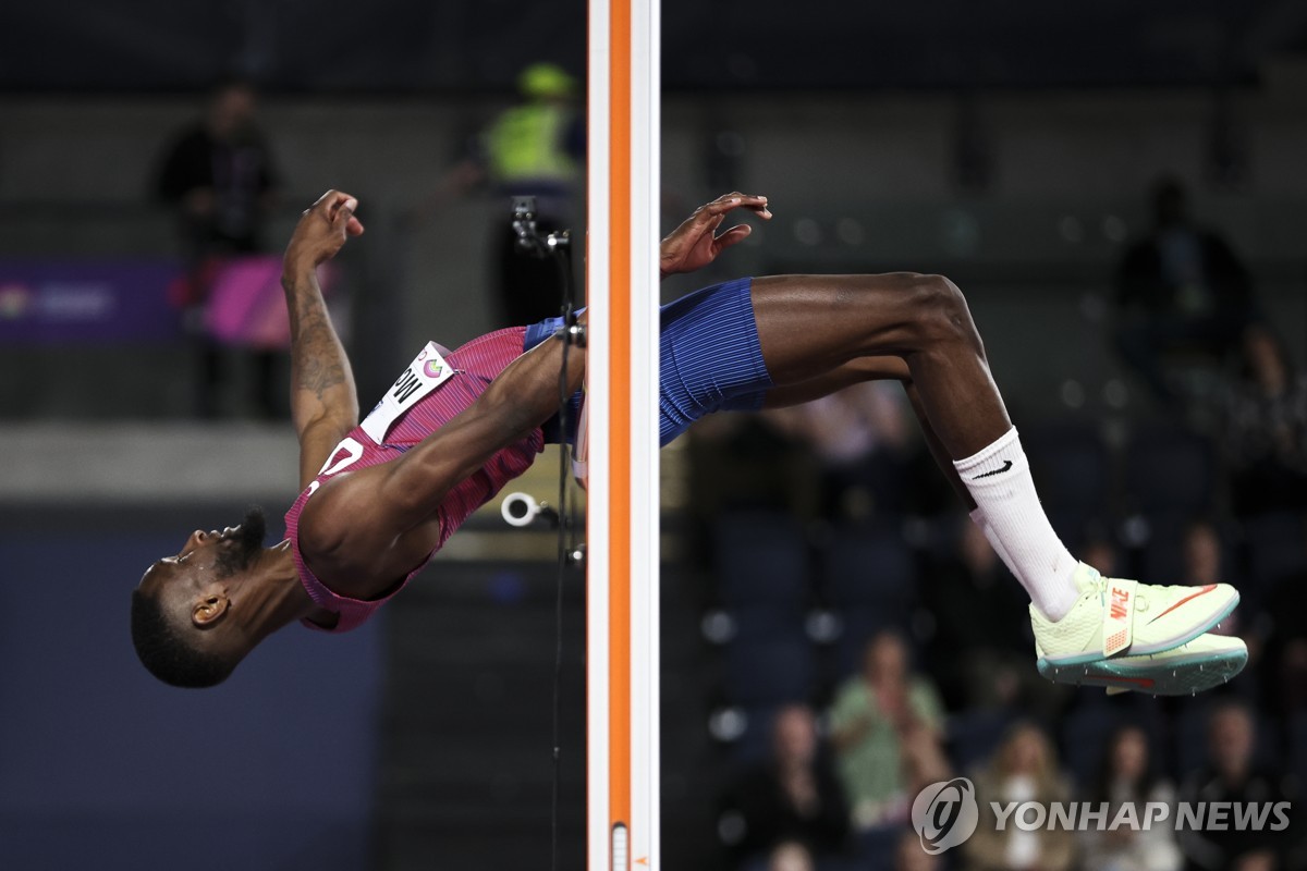 남자 높이뛰기 매큐언