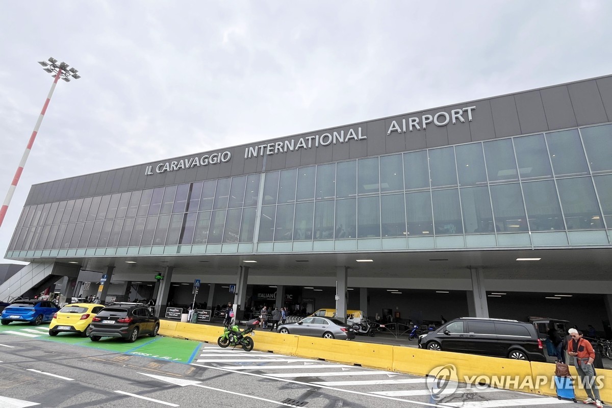 伊 공항 활주로서 여객기 엔진에 사망 사고