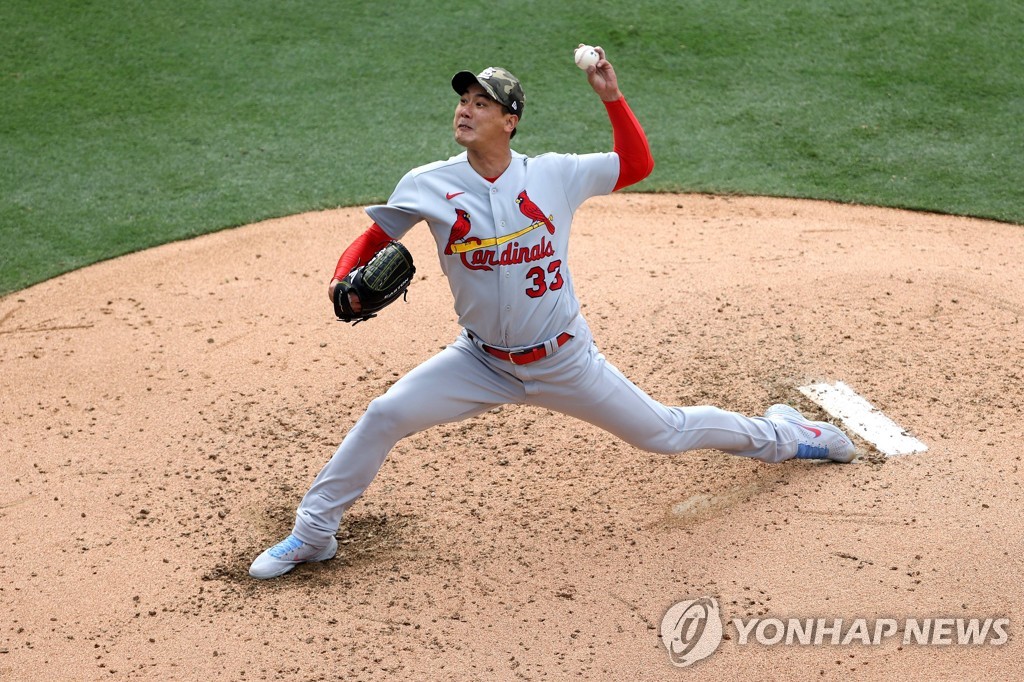 Potential Korean pitcher-batter duel looms in MLB