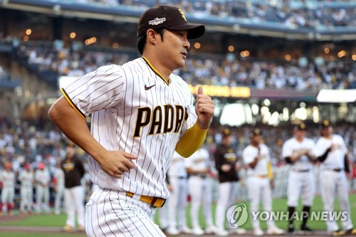 Padres' Kim Ha-seong picks up hit in NLDS debut - The Korea Times