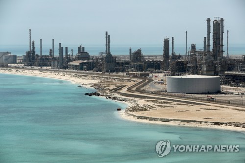 OPEC 자문위 "현 수준에서 하루 130만배럴 감산해야"