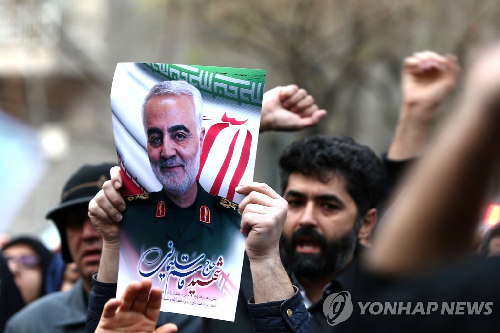 3일 미국의 솔레이마니 제거 공습 규탄하는 테헤란의 시위대
