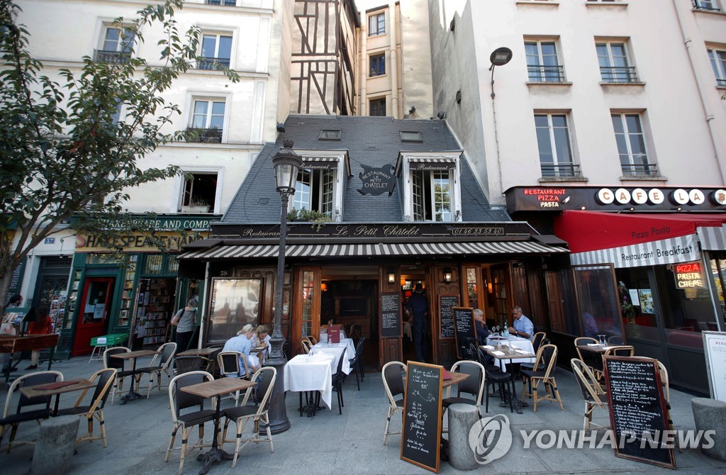 프랑스 파리 라탱지구의 한산한 레스토랑
