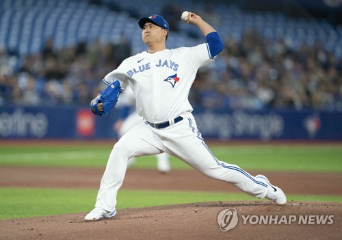 Ryu Hyun-jin struggles with command, serves up hard contact in long-awaited  return