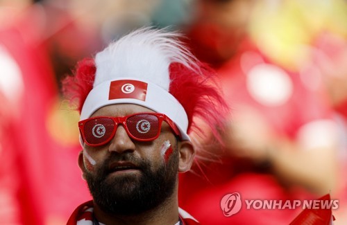 '개성만점'…월드컵 축구팬들의 이색 응원 안경