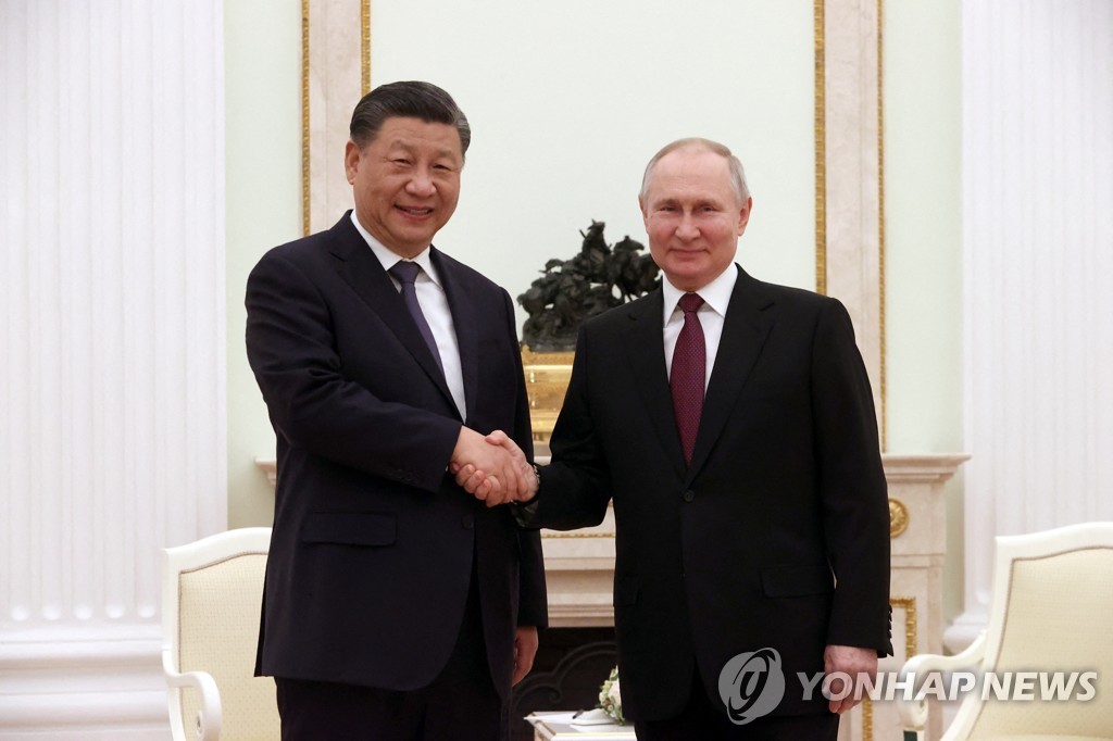 시진핑, 모스크바 도착…푸틴과 오찬으로 2박3일 국빈방문 시작 