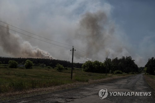 우크라이나-러시아 국경 지역서 치솟는 연기