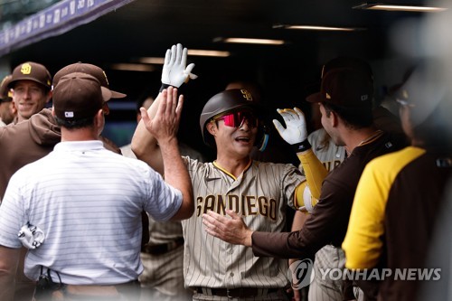 Ha-Seong Kim's solo home run, 04/20/2022