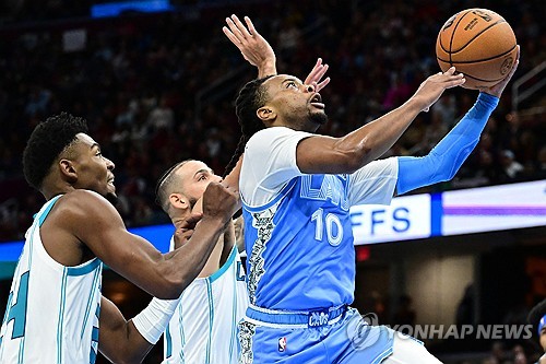 '더블더블 삼총사' 클리블랜드, NBA 역대 네 번째 개막 15연승