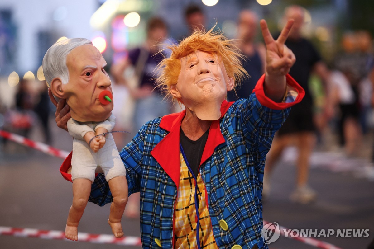 트럼프 간섭 통했나…이스라엘 법원, 네타냐후 재판 연기…