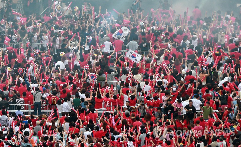 サッカーＷ杯韓国代表に声援を　ソウルで大規模街頭応援