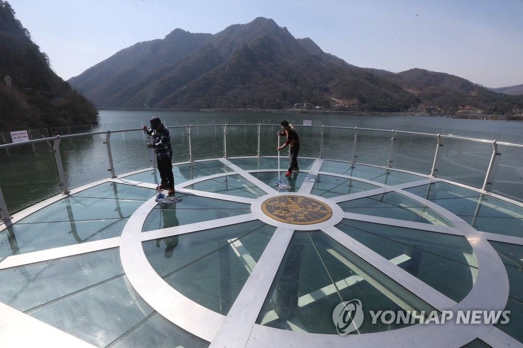 춘천 의암스키이워크 개장 준비 | 연합뉴스