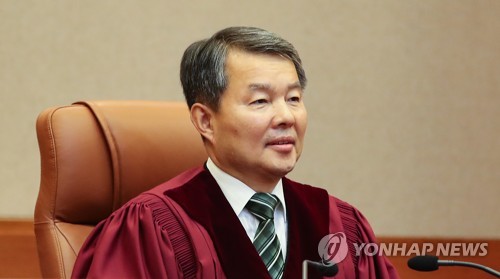 [게시판] 이진성 前헌재소장, '헌법 할아버지'로 유튜브 출연