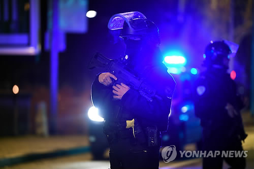 유럽, 스트라스부르 총격 사건 계기 크리스마스 시장 경계 강화
