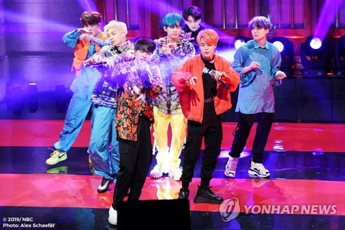 (2e LD) K-pop : BTS en passe d'être numéro un au Billboard 200 pour la 3e fois